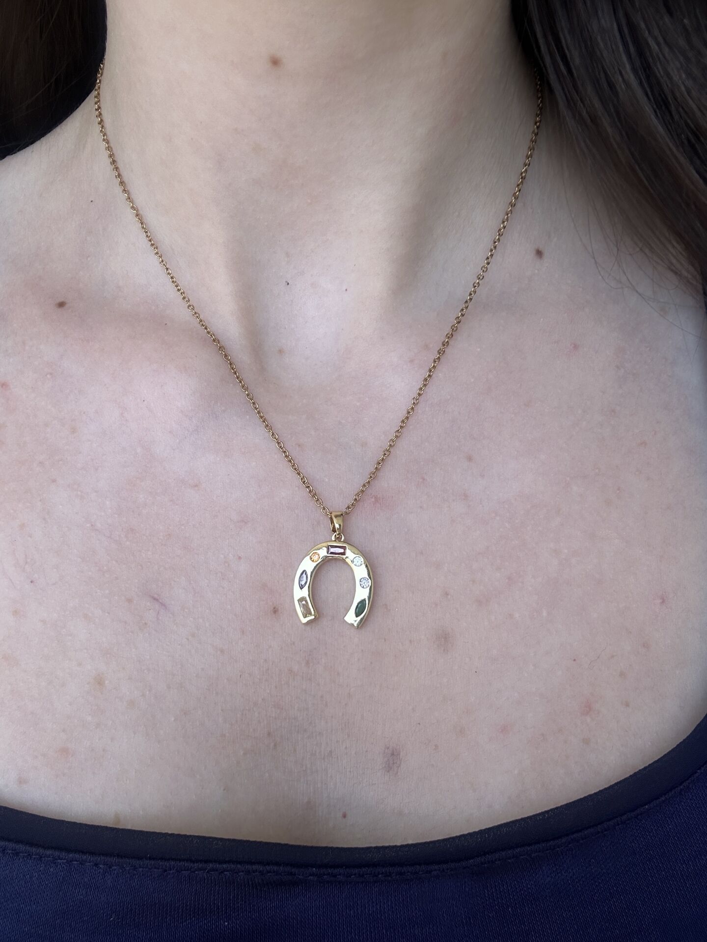 Gold Taşlı Nal Kolye