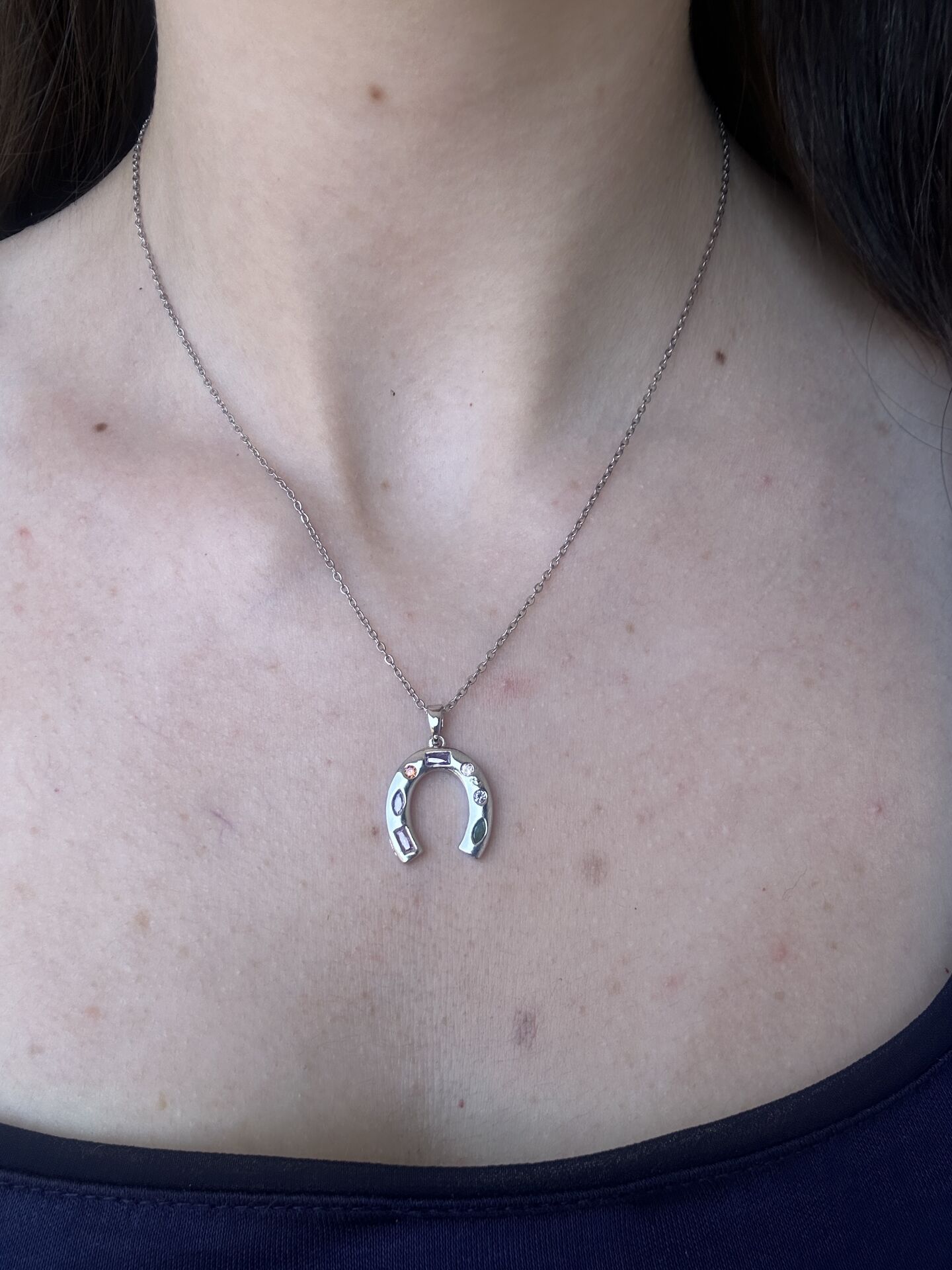 Silver Taşlı Nal Kolye