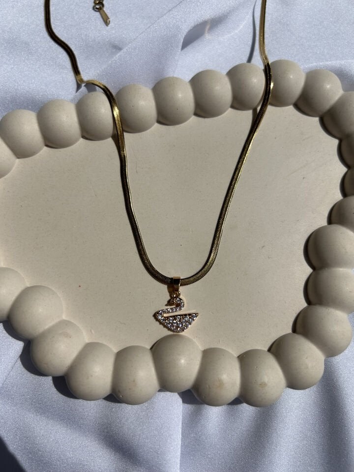 Italian Chain Swan Necklace