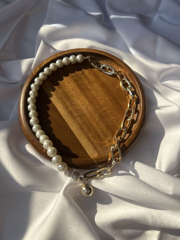 Gold Ball Pearl and Chain Detailed Necklace