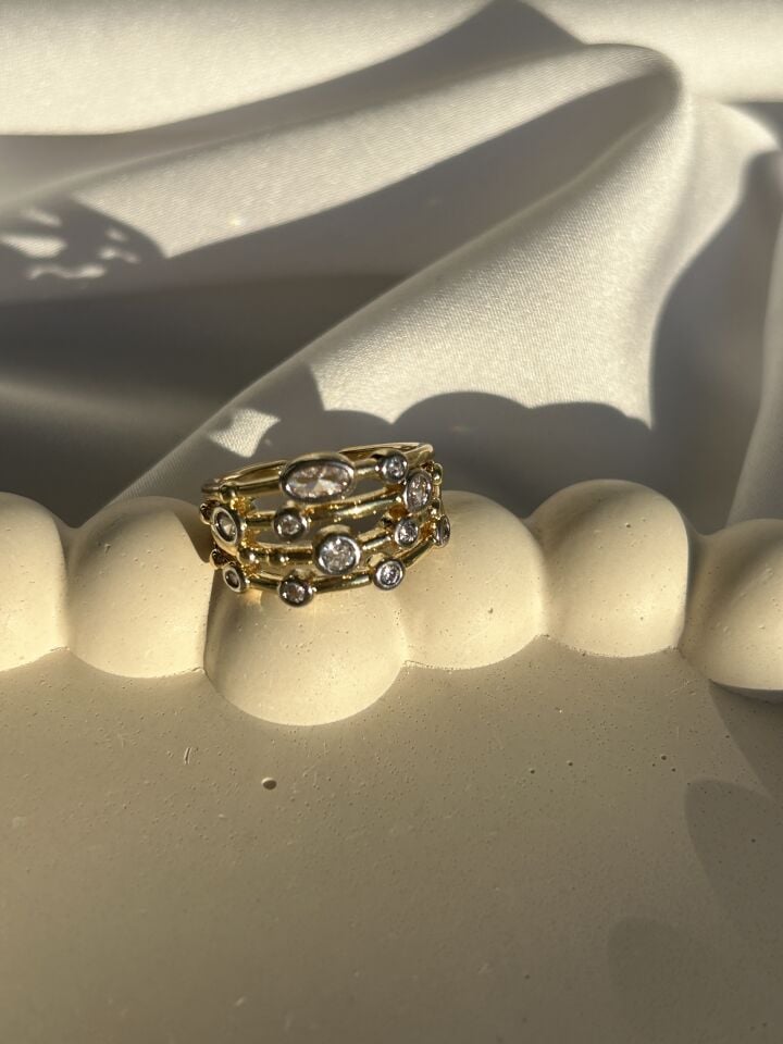 Dört Sıra Zirkon Detay Yüzük