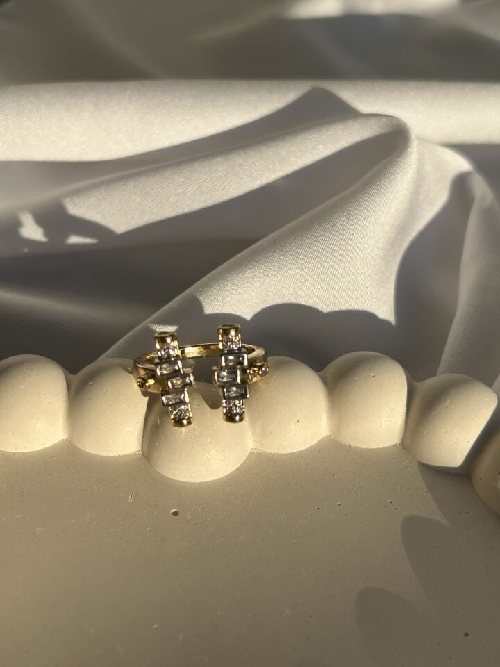 Taşlı Asimetrik Yüzük