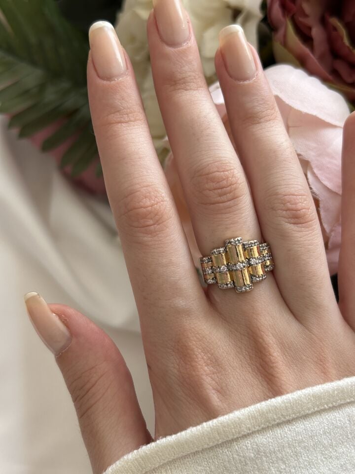 Gold Basamak Yüzük