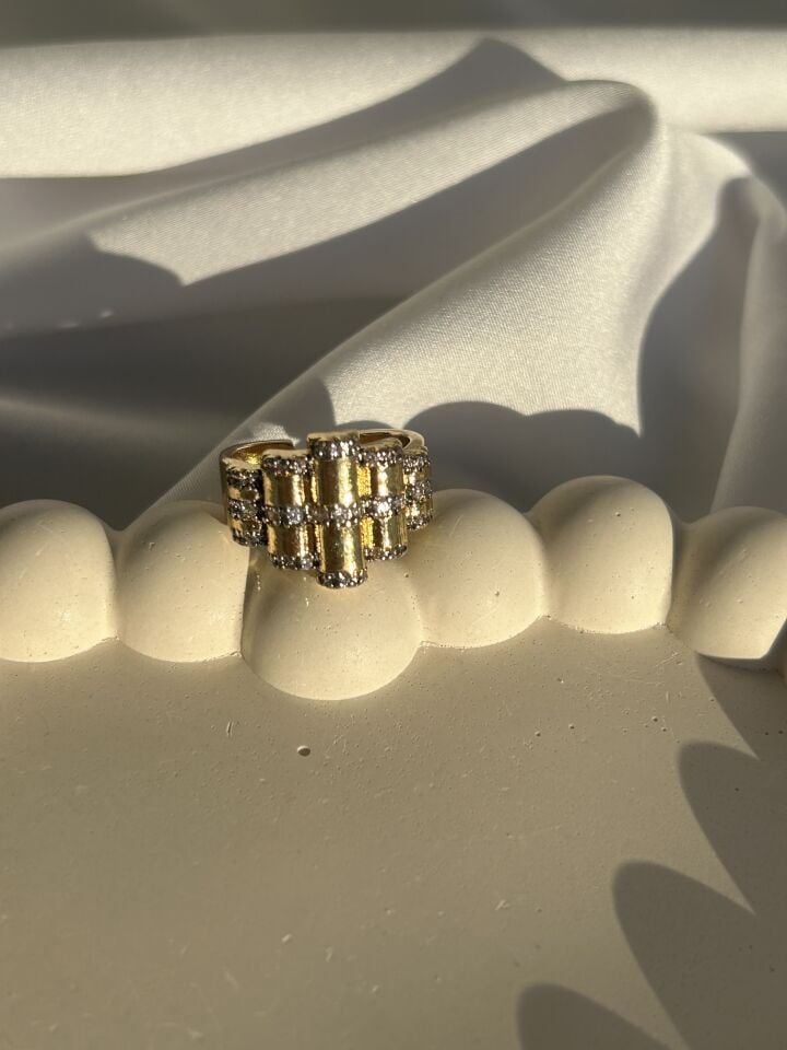 Gold Basamak Yüzük
