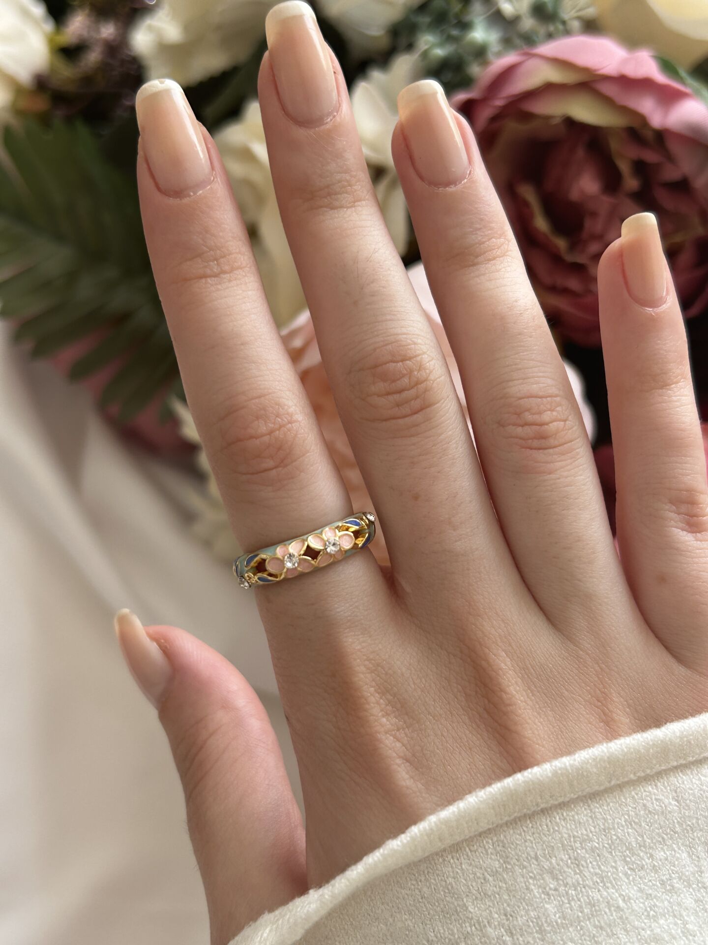 Mineli Pembe Çiçek Detay Yüzük