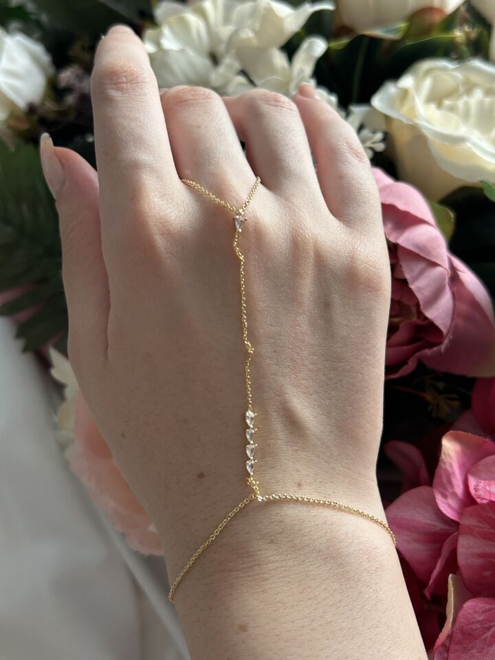 Elegant Shahmaran with Stone Detail