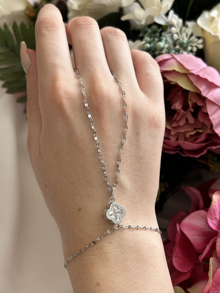 Silver Clover Detail Shahmaran