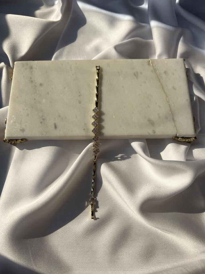 Zircon Stone Row Clover Bracelet