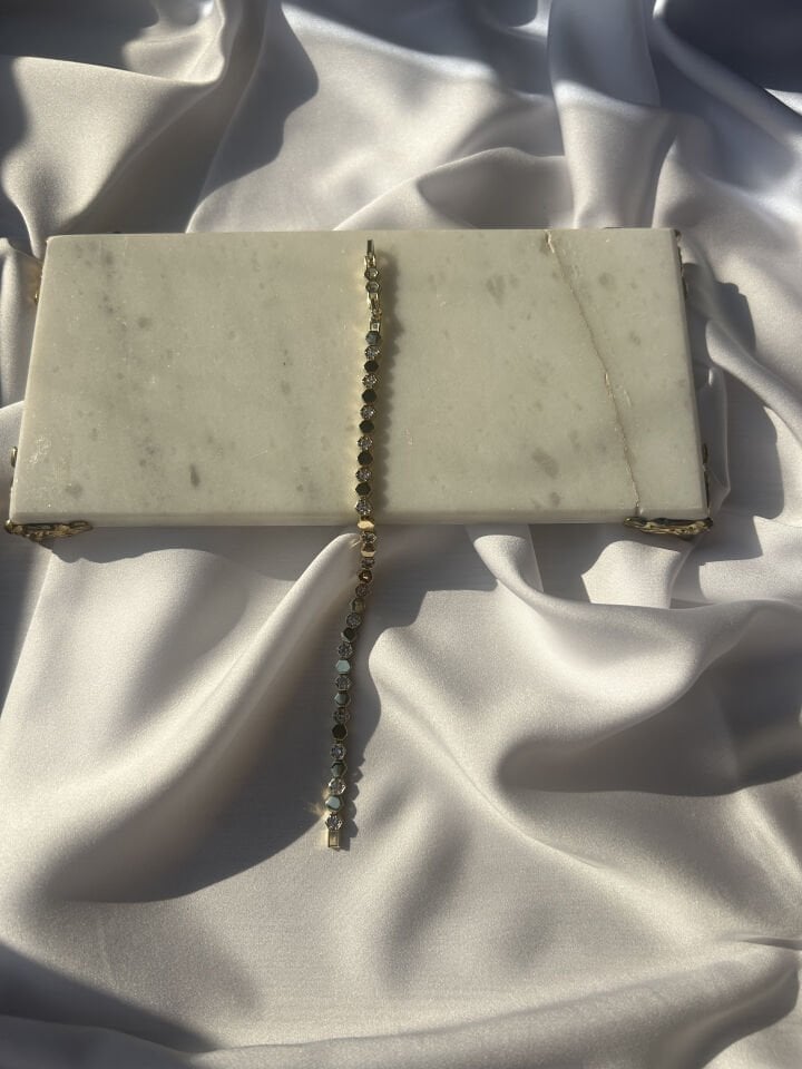 Two-Color Honeycomb Model Bracelet