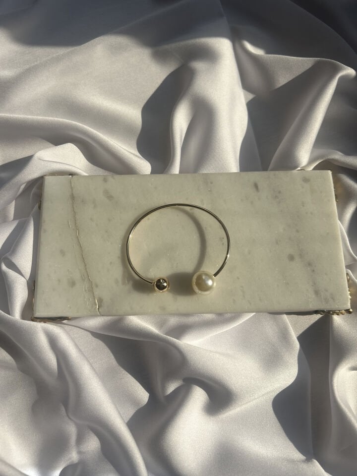 Pearl Detailed Metal Ball Cuff