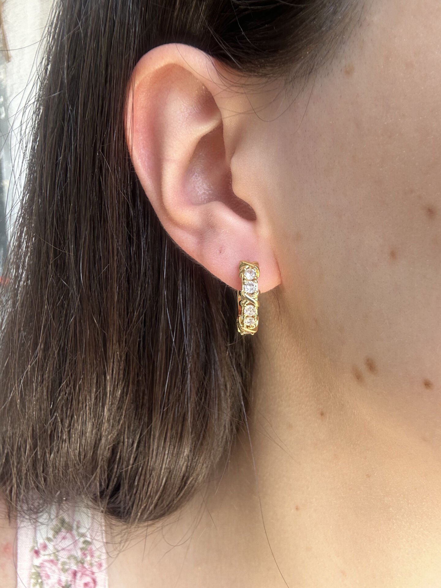 Zirkon Taş Detaylı Halka Küpe