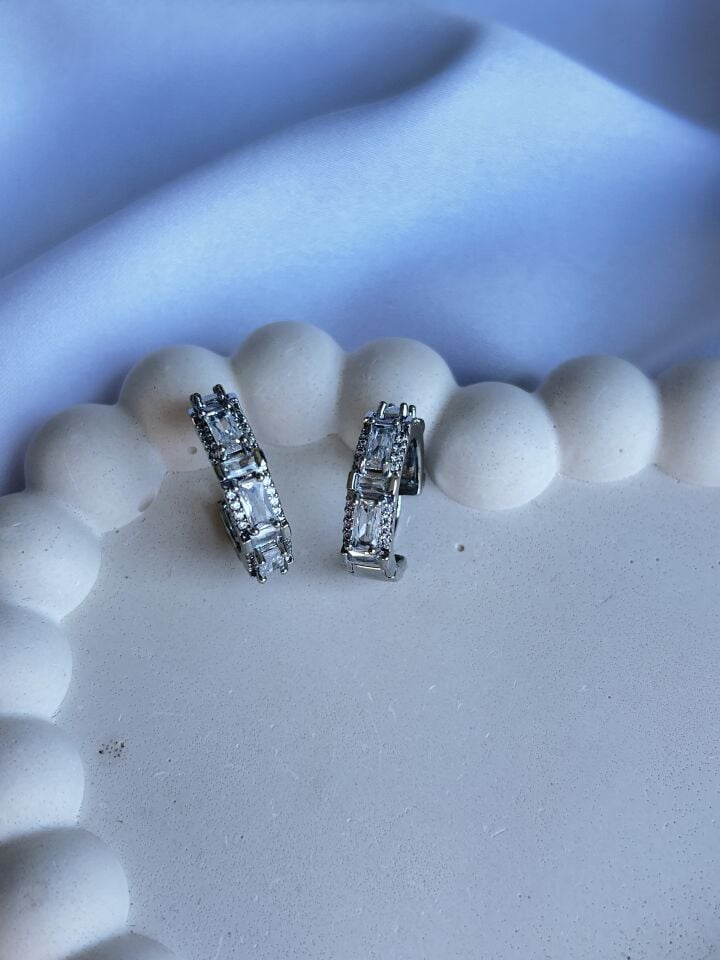 Zirkon Tam Tur Küpe