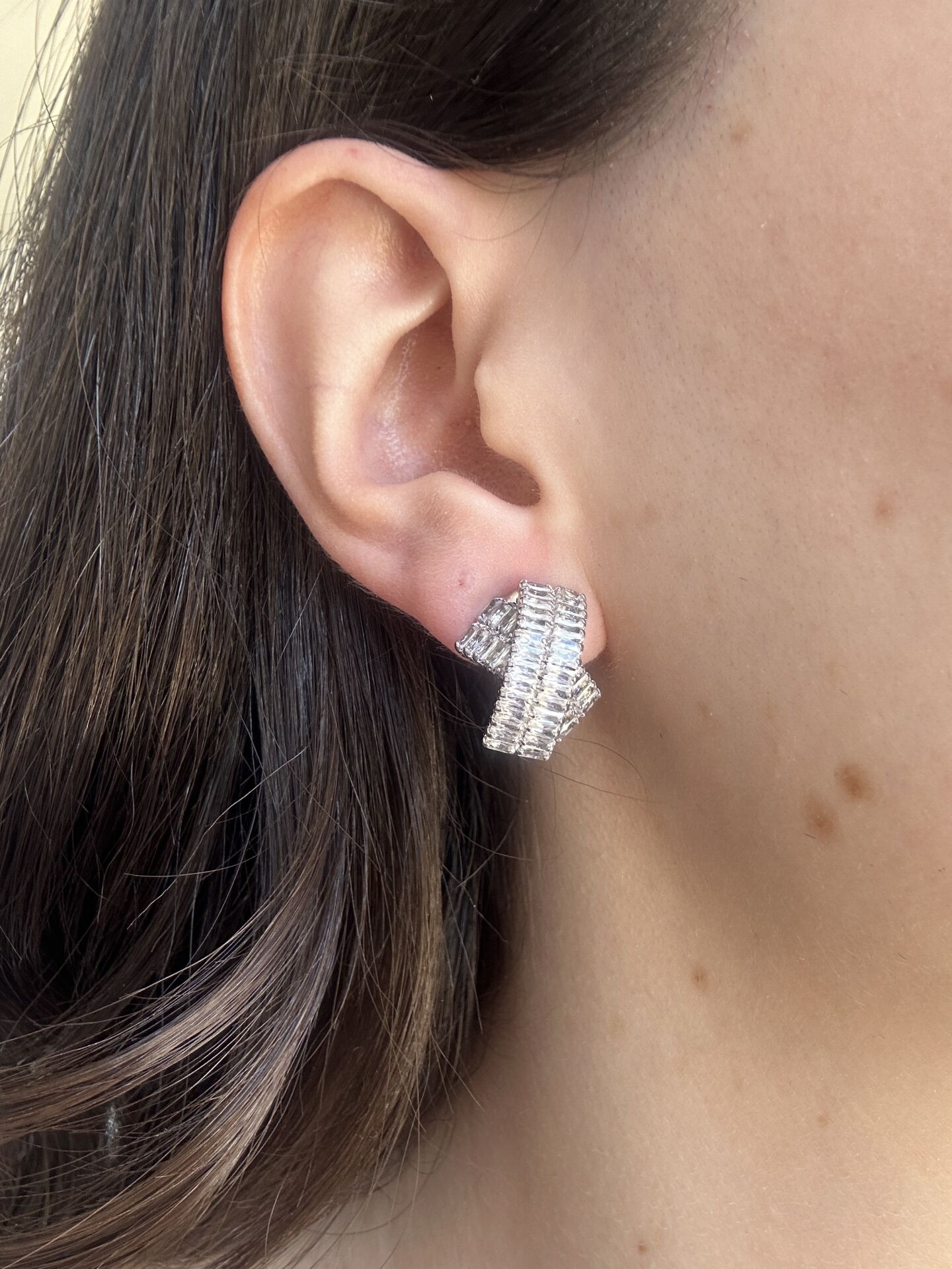 Zirkon Taş Çapraz Küpe