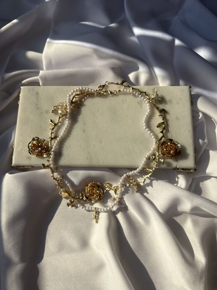 Pearl Rose Detail Necklace
