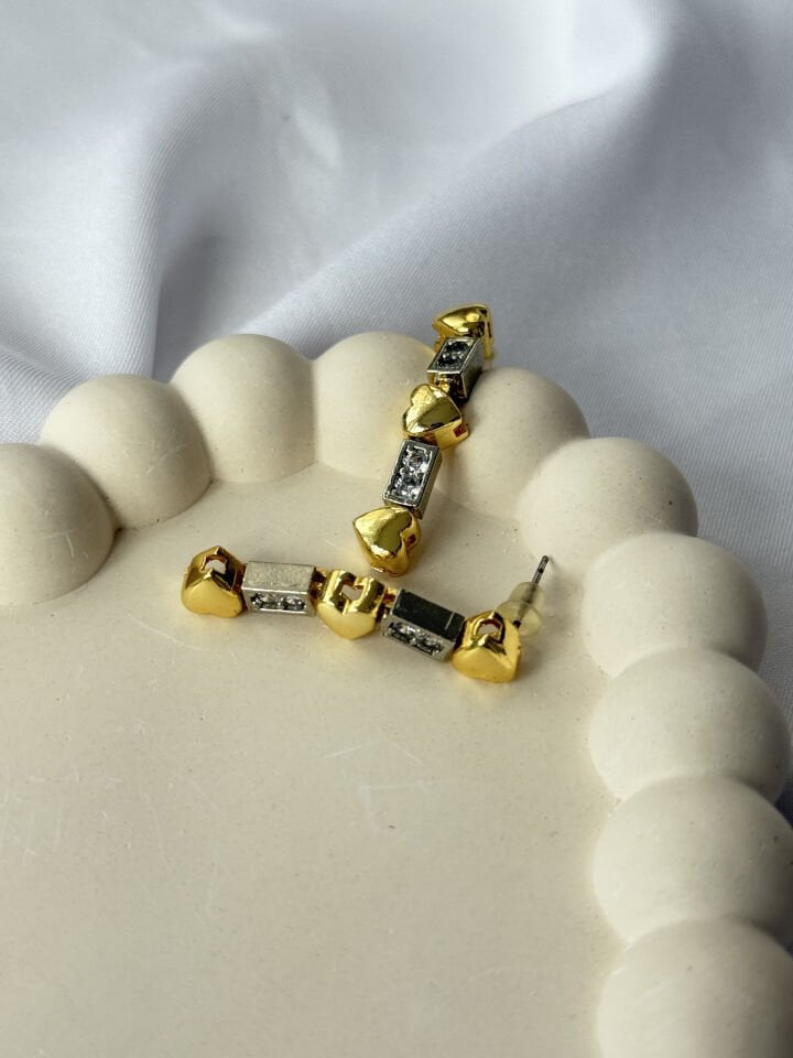 Kalp Desenli Sallantılı Küpe