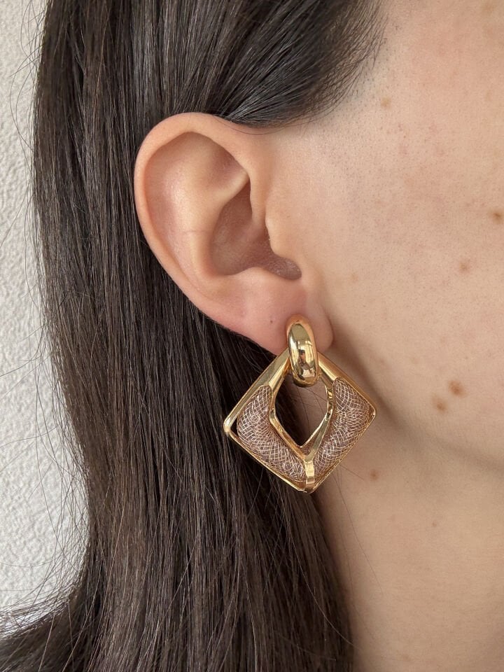 Işıltı Detaylı Gold Küpe