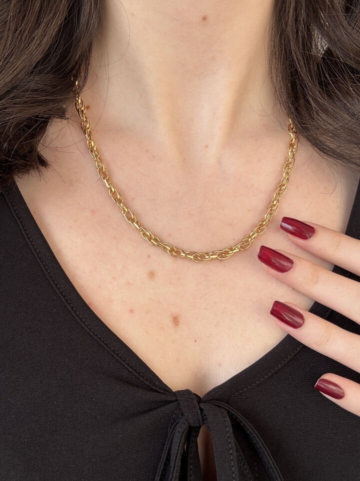 Elegant Embroidered Chain Necklace