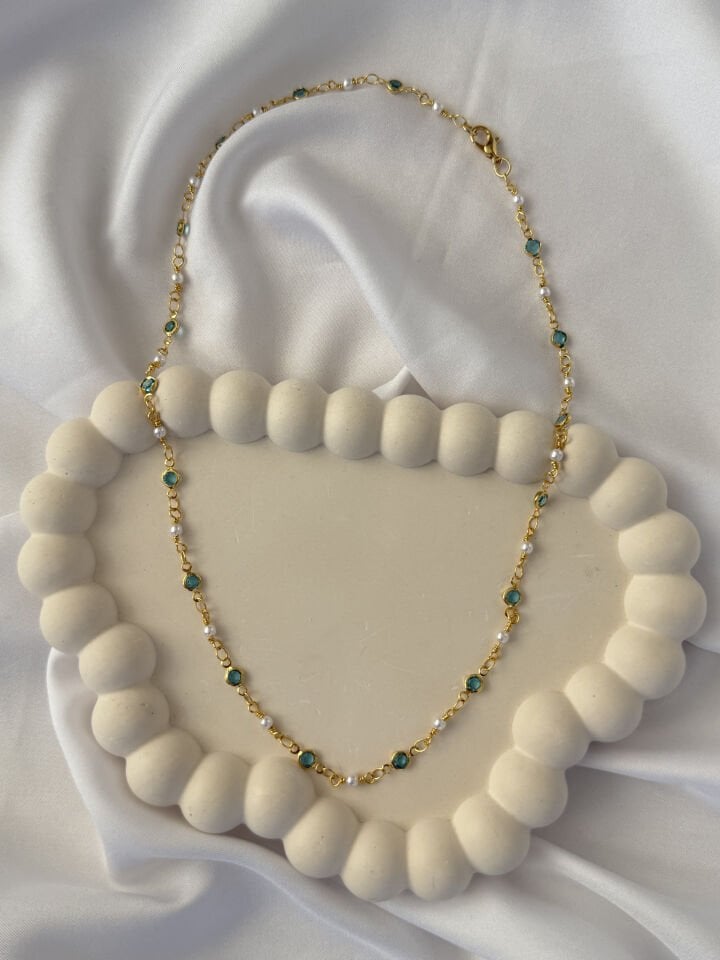 Mavi İşlemeli Gold Kolye