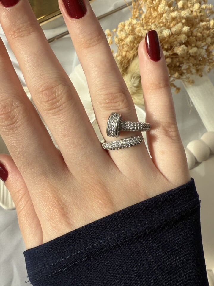 Silver Çivi Model Yüzük