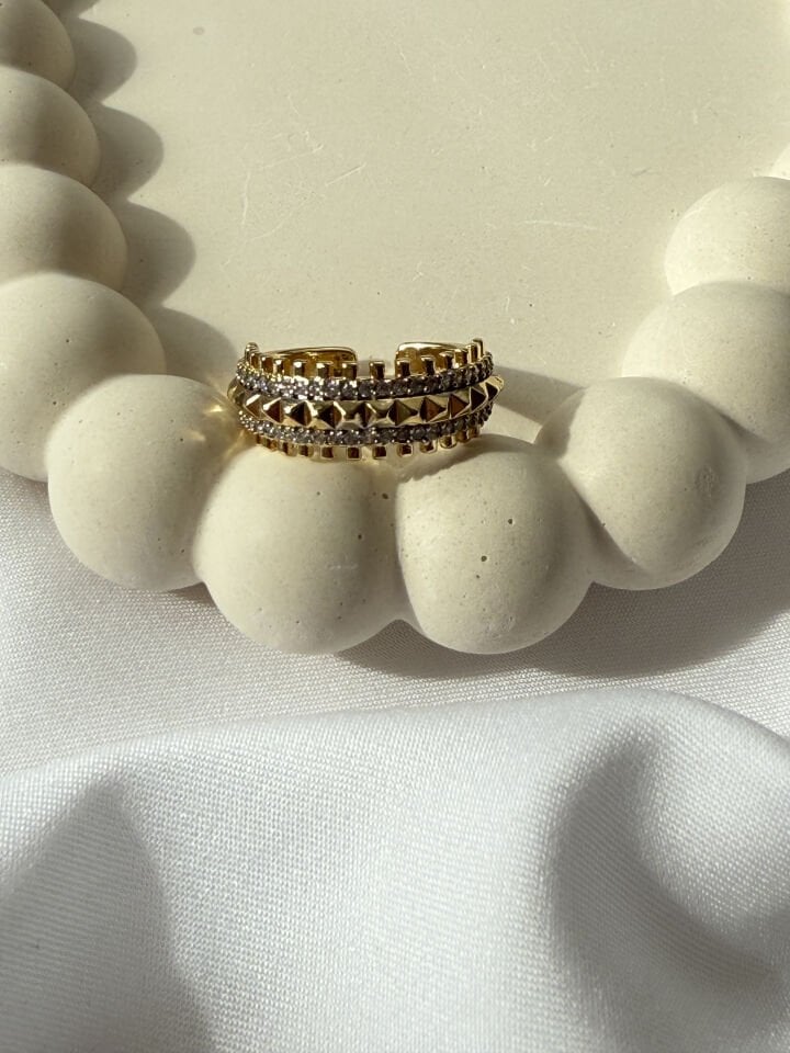 Piramit Sıralı Yüzük