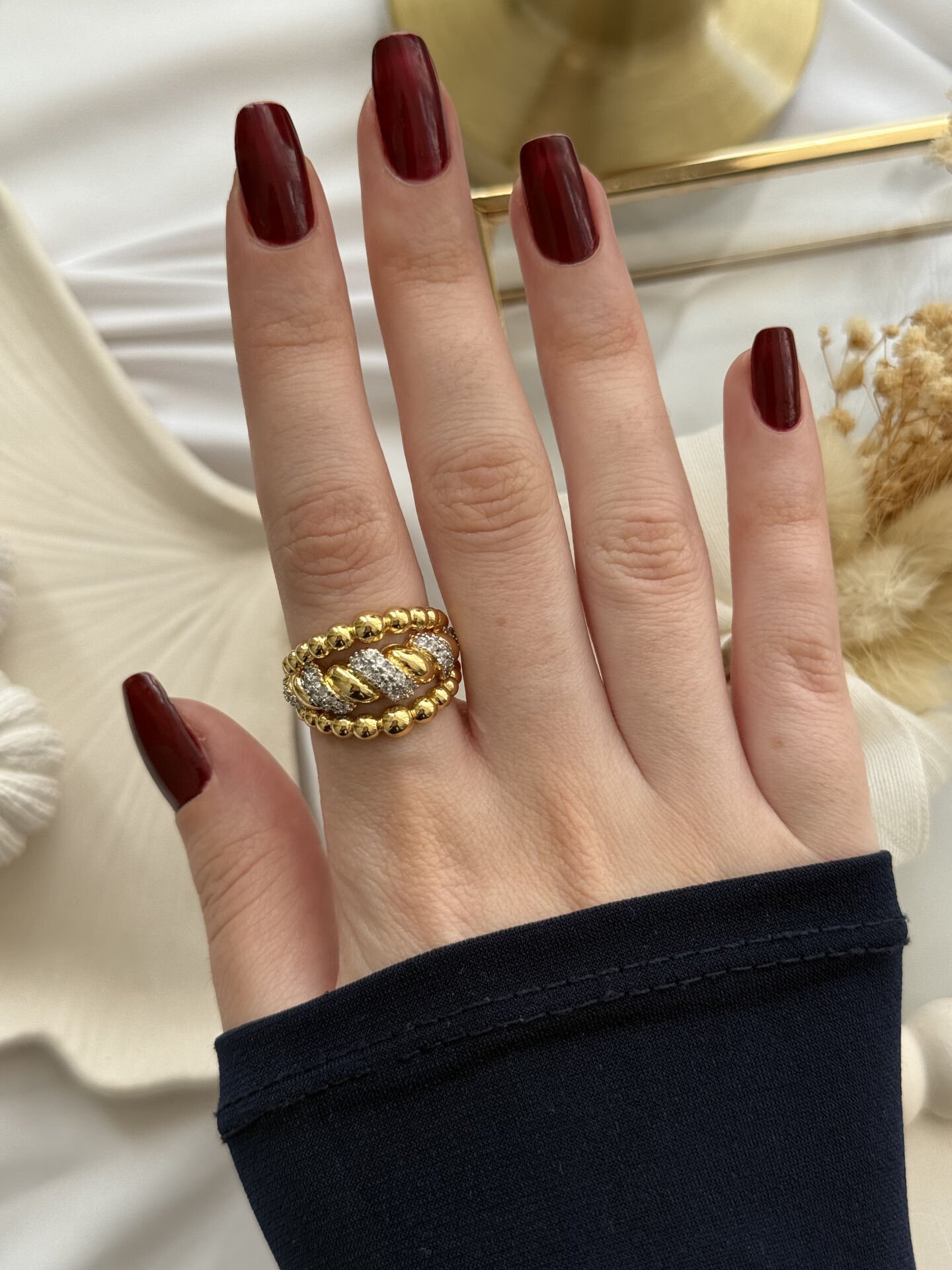 Taşlı Burgulu Gold Yüzük