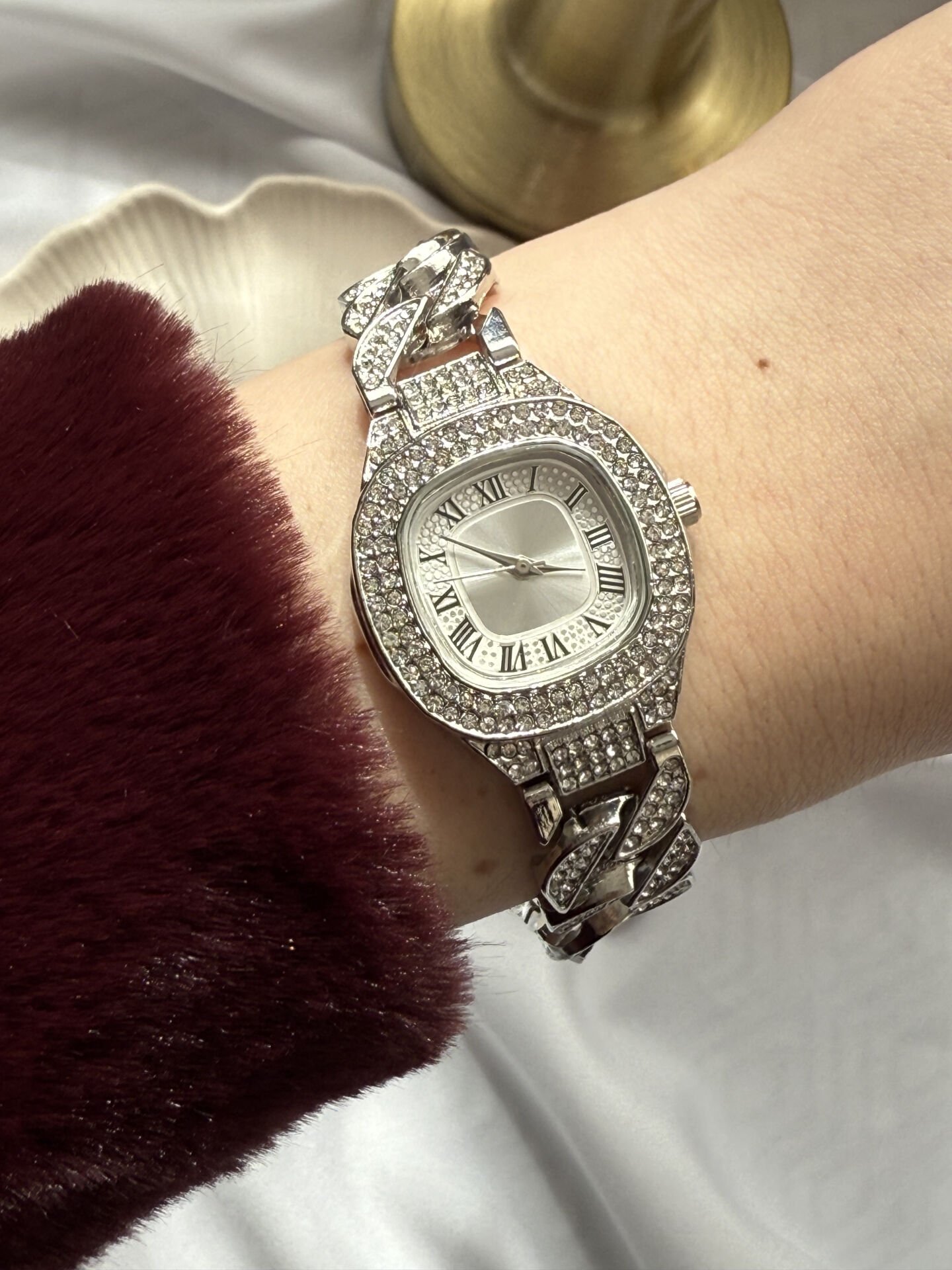 Zirkon Taş İşlemeli Lüx Saat