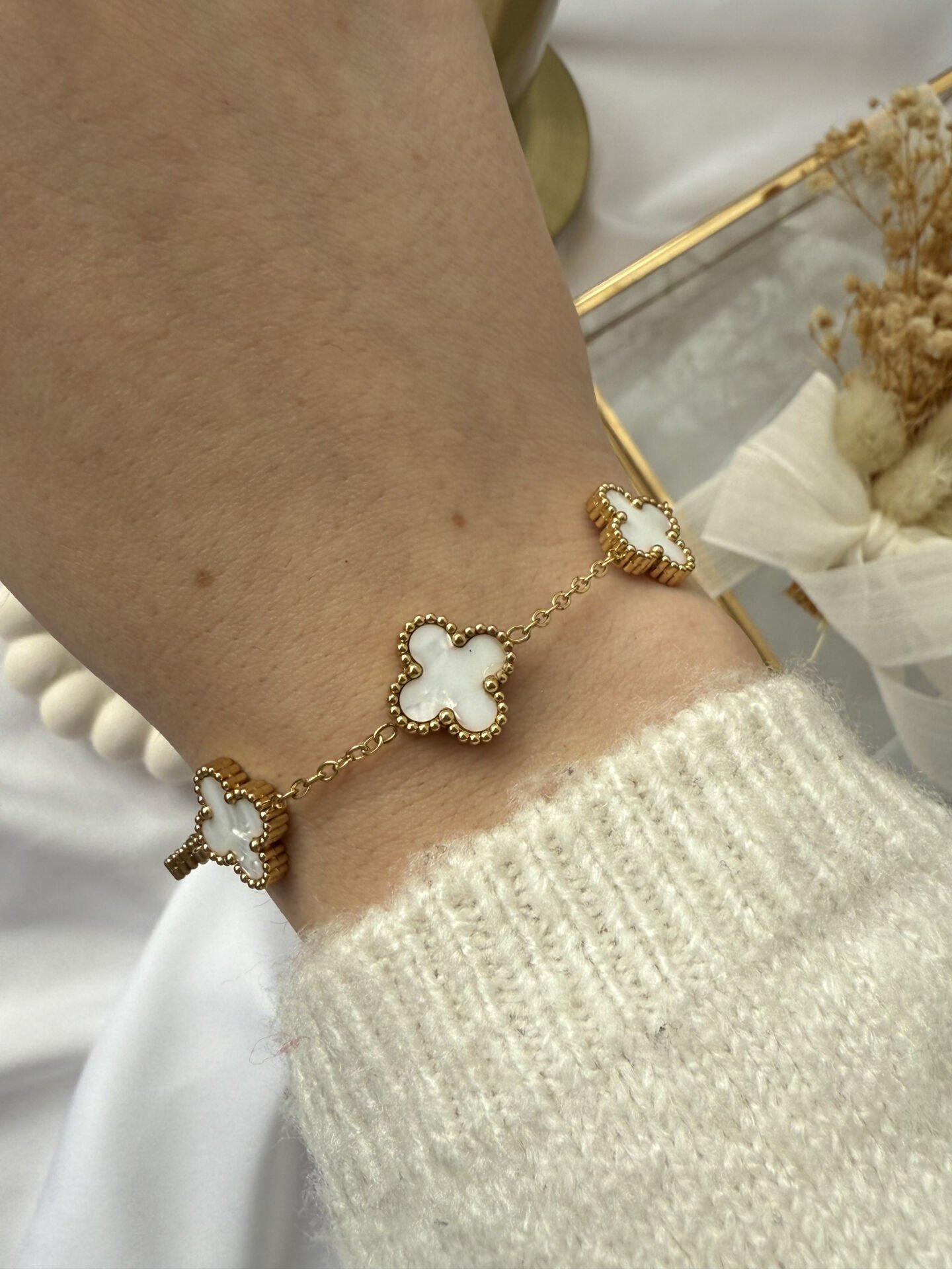 Five Clover Detail Bracelet