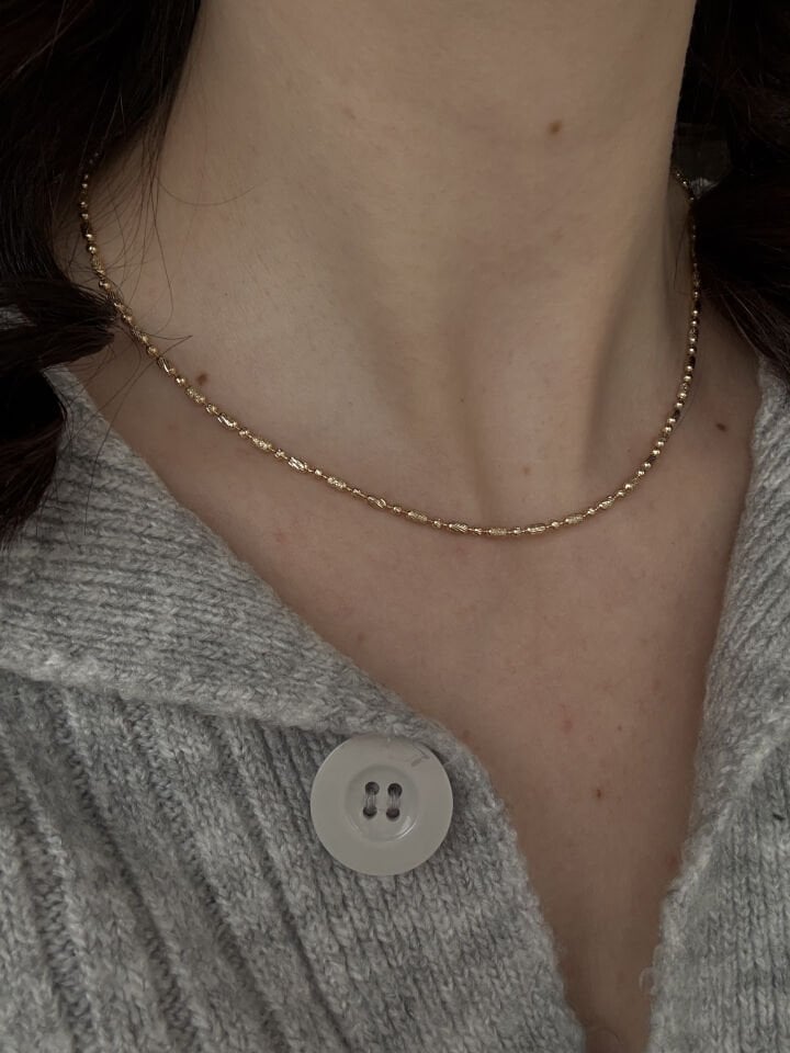 Gold Sparkling Dorika Necklace