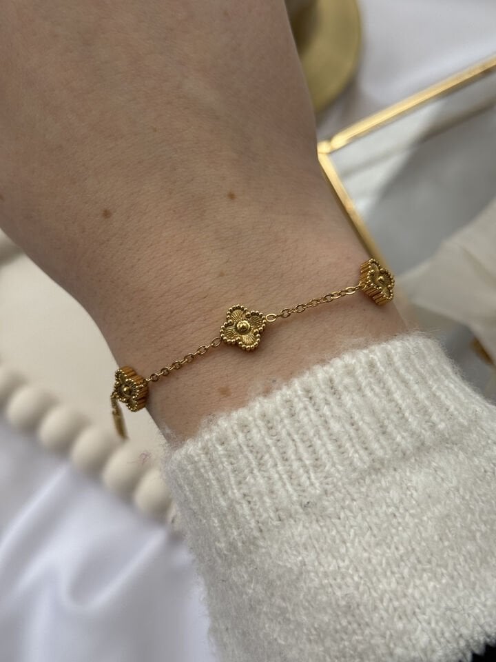 Gold Bracelet with Tiny Clover Detail