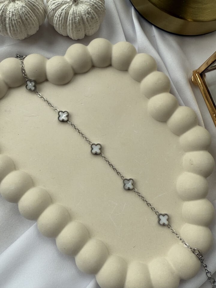 Silver Bracelet with Tiny Clover Detail