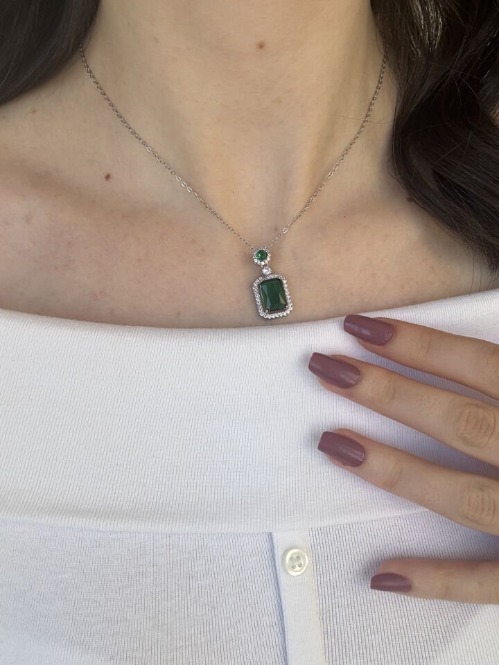 Yeşil Zümrüt Kolye